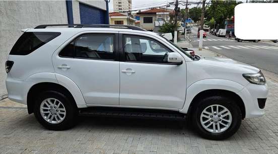 TOYOTA-HILUX SW4-2012