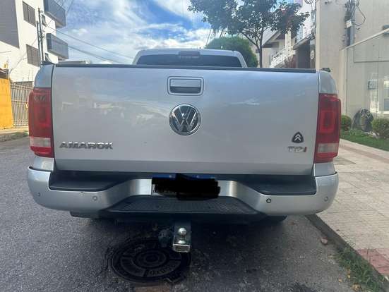 VOLKSWAGEN-AMAROK-2011