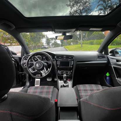 VOLKSWAGEN-GOLF-2017