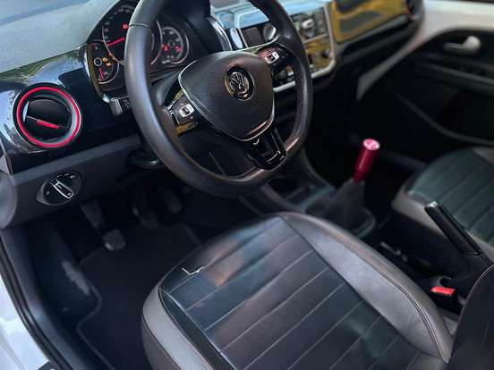 VOLKSWAGEN-UP-1.0 TSI PEPPER 12V FLEX 4P MANUAL VOLKSWAGEN-UP-2017