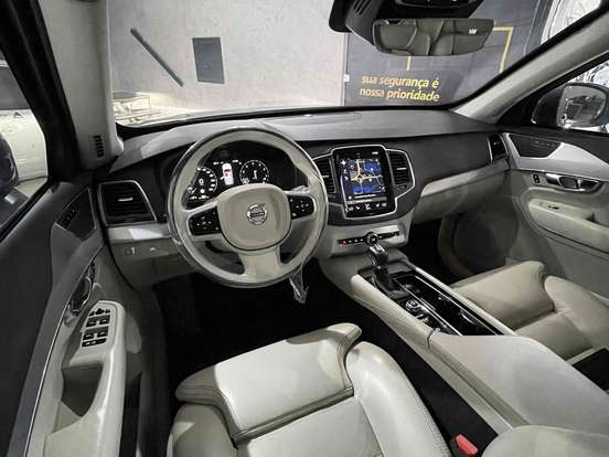 VOLVO-XC90-2018