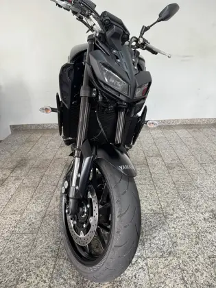 YAMAHA MT-09 YAMAHA MT-09