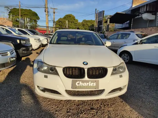 BMW-320i-2011