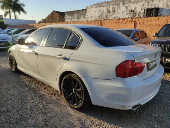 BMW-320i-2.0 TOP 16V GASOLINA 4P AUTOMÁTICO BMW-320i-2011
