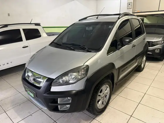 FIAT IDEA 1.8 MPI ADVENTURE 16V FLEX 4P MANUAL FIAT IDEA 1.8 MPI ADVENTURE 16V FLEX 4P MANUAL