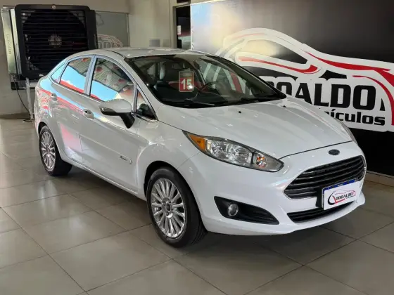 FORD FIESTA 1.6 TITANIUM HATCH 16V FLEX 4P MANUAL
