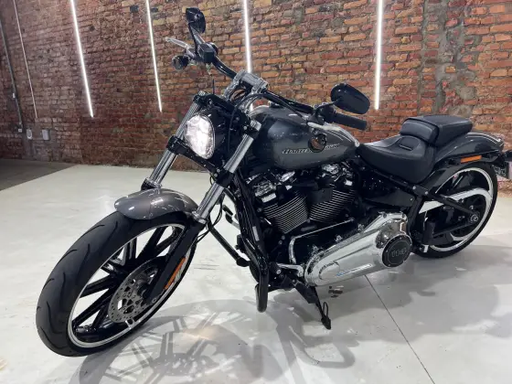 HARLEY-DAVIDSON SOFTAIL BREAKOUT 114 HARLEY-DAVIDSON SOFTAIL BREAKOUT 114