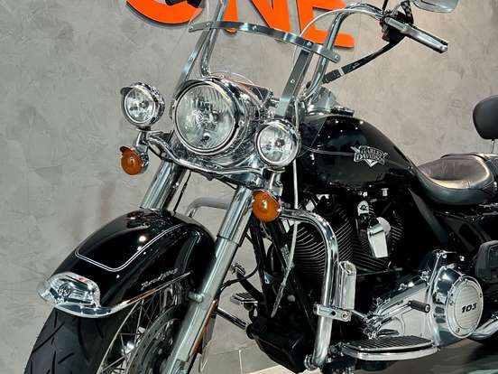 HARLEY-DAVIDSON-ROAD KING CLASSIC HARLEY-DAVIDSON-ROAD KING CLASSIC-2012