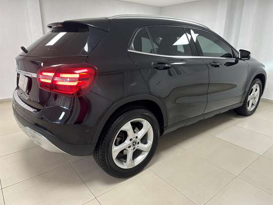 MERCEDES-BENZ-GLA 200-2018