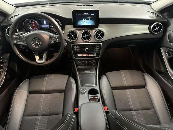 MERCEDES-BENZ-GLA 200-2018