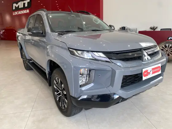 MITSUBISHI L200 TRITON 2.4 16V TURBO DIESEL SPORT HPE-S URBAN CD 4P 4X4 AUTOMÁTICO
