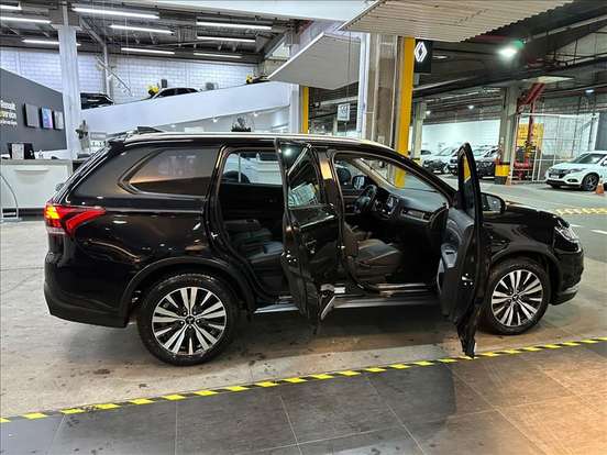 MITSUBISHI-OUTLANDER-2.0 MIVEC GASOLINA HPE AUTOMÁTICO MITSUBISHI-OUTLANDER-2019
