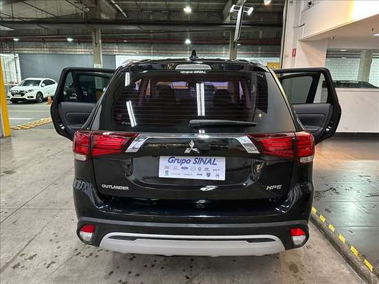 MITSUBISHI-OUTLANDER-2.0 MIVEC GASOLINA HPE AUTOMÁTICO MITSUBISHI-OUTLANDER-2019