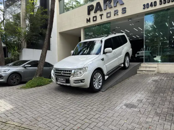 MITSUBISHI PAJERO FULL 3.2 HPE 4X4 16V TURBO INTERCOOLER DIESEL 4P AUTOMÁTICO MITSUBISHI PAJERO FULL 3.2 HPE 4X4 16V TURBO INTERCOOLER DIESEL 4P AUTOMÁTICO