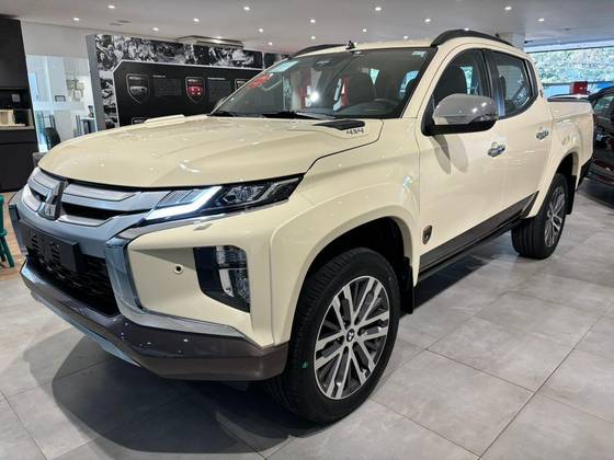 MITSUBISHI L200 TRITON 2.4 16V TURBO DIESEL SPORT HPE-S TERRA CD 4P 4X4 AUTOMÁTICO