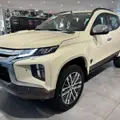 MITSUBISHI L200 TRITON 2.4 16V TURBO DIESEL SPORT HPE-S TERRA CD 4P 4X4 AUTOMÁTICO MITSUBISHI L200 TRITON 2.4 16V TURBO DIESEL SPORT HPE-S TERRA CD 4P 4X4 AUTOMÁTICO