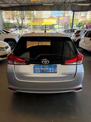 TOYOTA-YARIS-2021