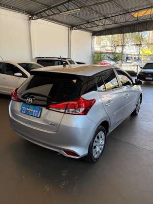 TOYOTA-YARIS-2021