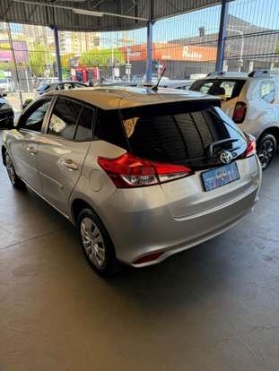 TOYOTA-YARIS-2021