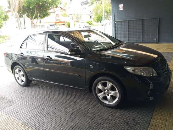 TOYOTA-COROLLA-2011