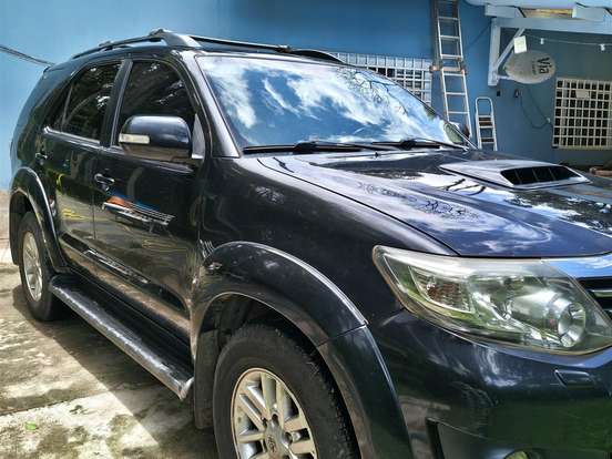 TOYOTA-HILUX SW4-3.0 SRV 4X4 7 LUGARES 16V TURBO INTERCOOLER DIESEL 4P AUTOMÁTICO TOYOTA-HILUX SW4-2015
