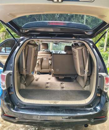 TOYOTA-HILUX SW4-2015