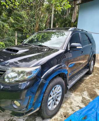 TOYOTA-HILUX SW4-2015