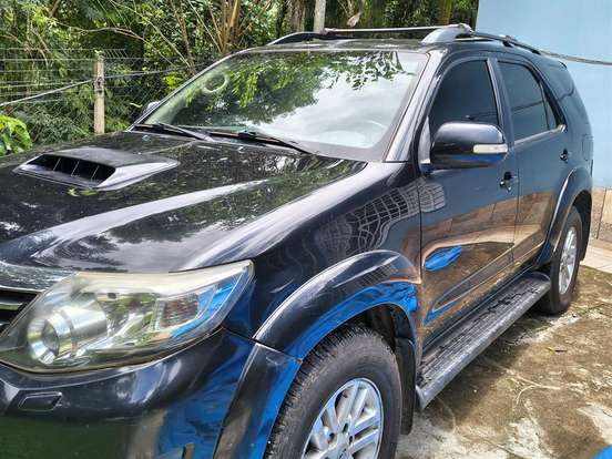 TOYOTA-HILUX SW4-3.0 SRV 4X4 7 LUGARES 16V TURBO INTERCOOLER DIESEL 4P AUTOMÁTICO TOYOTA-HILUX SW4-2015