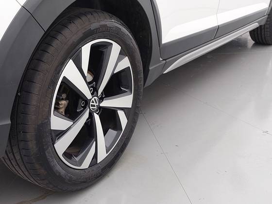 /en/city/cate-car-used-car/volkswagen-nivus-2024-1-0-200-tsi-total-flex-highline-automatic-43886887216153600/-14
