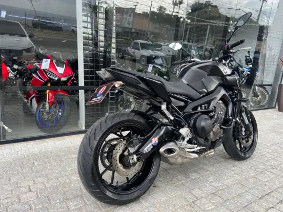 YAMAHA-MT-09-2024