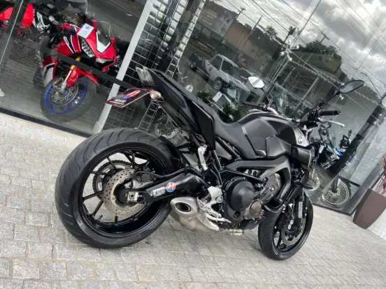 YAMAHA-MT-09-2024