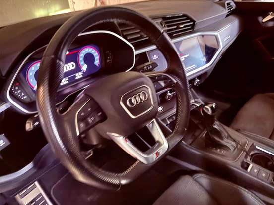 AUDI-Q3-2022