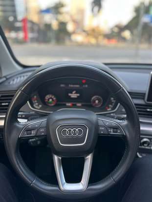 AUDI-Q5-2019