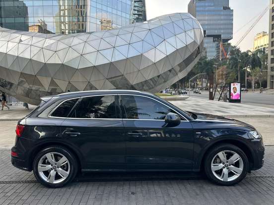 AUDI-Q5-2019