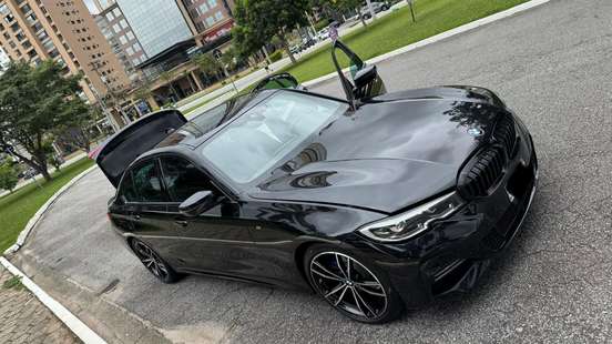 BMW-320i-2022