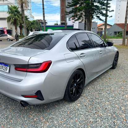 BMW-320i-2020