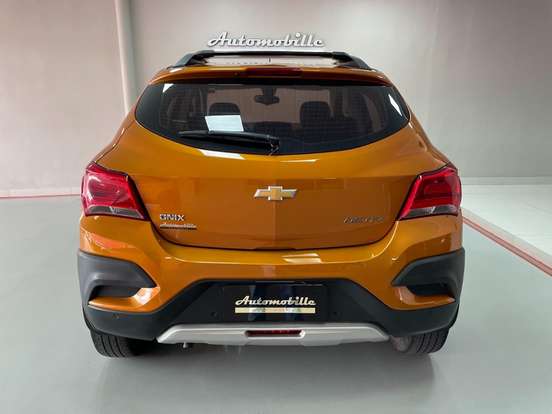 CHEVROLET-ONIX-2018