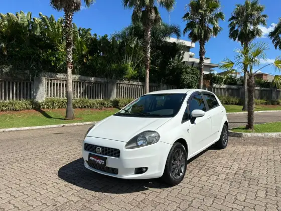 FIAT PUNTO 1.4 ATTRACTIVE 8V FLEX 4P MANUAL FIAT PUNTO 1.4 ATTRACTIVE 8V FLEX 4P MANUAL