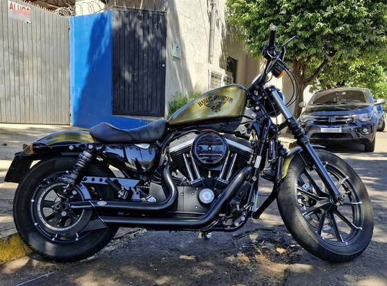 HARLEY-DAVIDSON SPORTSTER IRON 883 