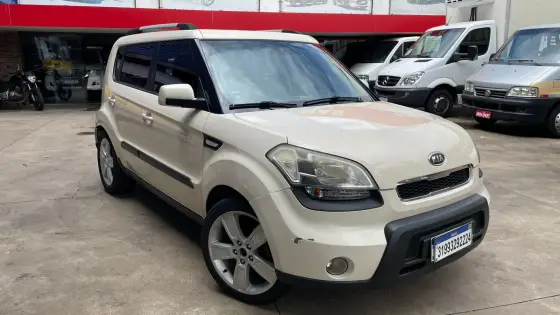 KIA SOUL 1.6 EX 16V FLEX 4P MANUAL KIA SOUL 1.6 EX 16V FLEX 4P MANUAL