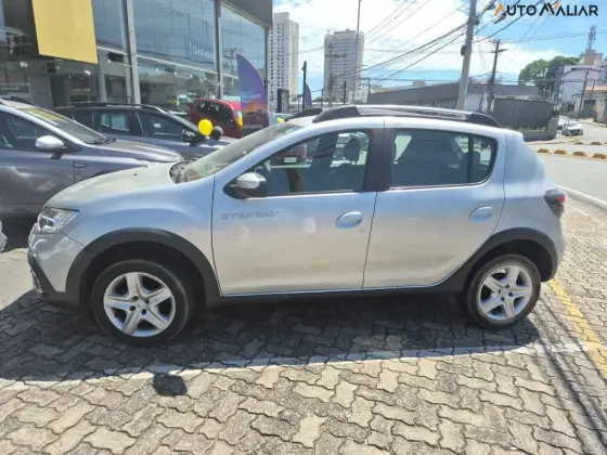 RENAULT SANDERO 1.6 16V SCE FLEX ZEN MANUAL RENAULT SANDERO 1.6 16V SCE FLEX ZEN MANUAL
