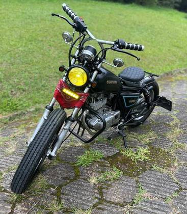 SUZUKI INTRUDER 250 