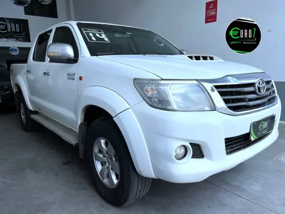 TOYOTA HILUX 3.0 STD 4X4 CD 16V TURBO INTERCOOLER DIESEL 4P MANUAL