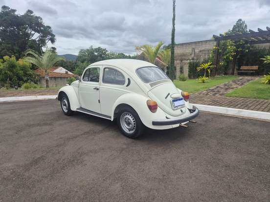 VOLKSWAGEN-FUSCA-1983