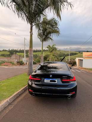 BMW-320i-2020