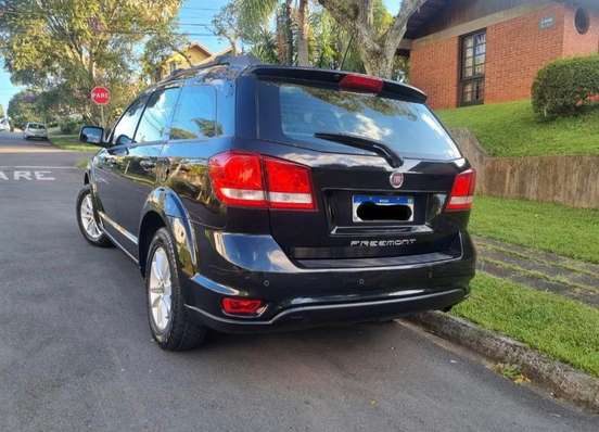 FIAT-FREEMONT-2013