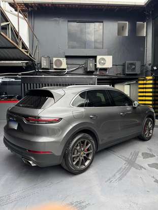 PORSCHE-CAYENNE-2018