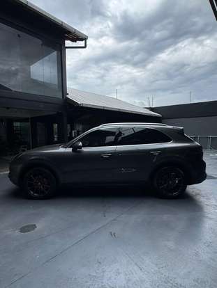 PORSCHE-CAYENNE-2018