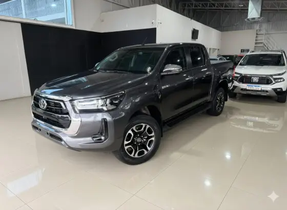 TOYOTA HILUX 2.8 D-4D TURBO DIESEL CD SRX 4X4 AUTOMÁTICO