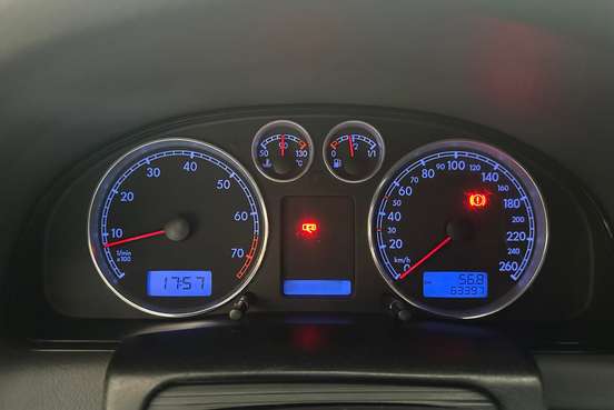 VOLKSWAGEN-PASSAT-2004